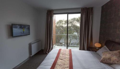 Large Family Room with Balcony