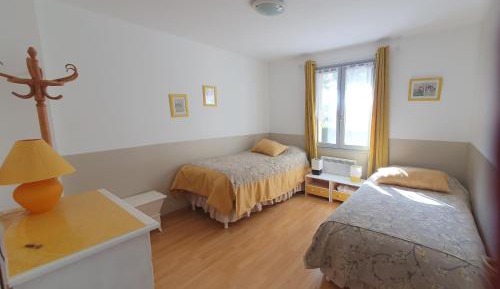 Twin Room with Mountain View