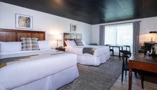 Deluxe Queen Room