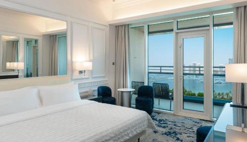 Club Superior Sea View with Balcony, 1 King, Breakfast, Happy Hour, Afternoon Tea