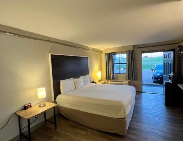 King Room - Non-Smoking