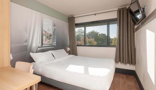 Double Room (1 - 2 Adults)