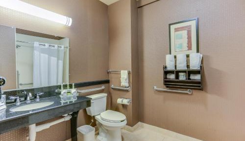 Queen Suite with Two Queen Beds - Mobility Accessible with Tub