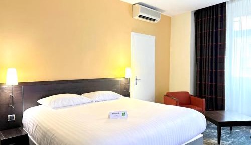 Family Room -Breakfast included