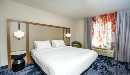 King Room with Bathtub - Mobility Access/Hearing Accessible