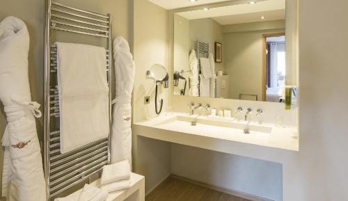 Classic Double or Twin Room with Pool View