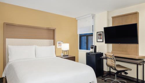 Standard Queen Room