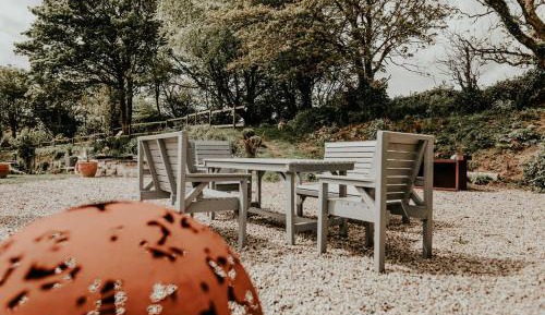 Three-Bedroom Apartment with Balcony