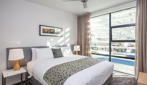 Two-Bedroom Deluxe Suite with Spa Bath