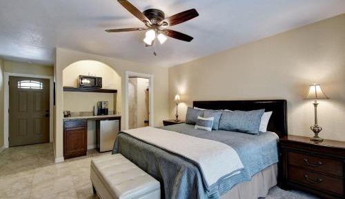 Deluxe Double Room with Shower