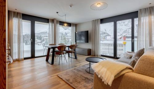 Lake View 1-Bedroom Suite