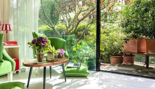 Apartment with Garden View