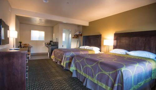 Queen Room with Two Queen Beds - Non-Smoking