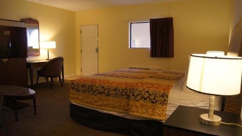 King Room - Non-Smoking