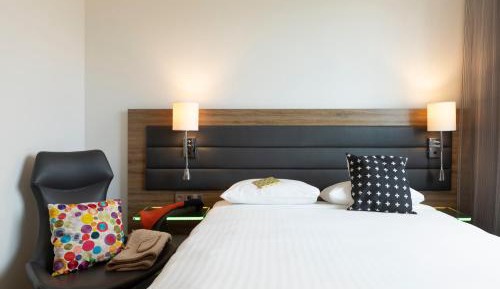Moxy Queen Room
