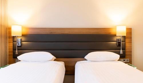 Moxy Twin Room