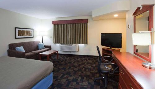 Studio Suite with King Bed - Non-Smoking