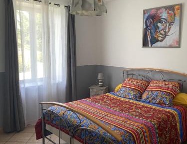  Chambre double avec salle de bain et toilettes communes - Dali