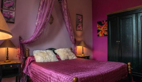 Deluxe Double Room (2 Adults + 1 Child)