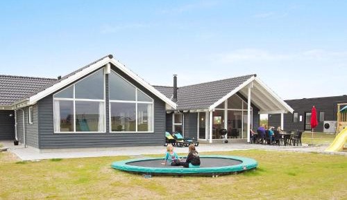 Five-Bedroom Holiday Home