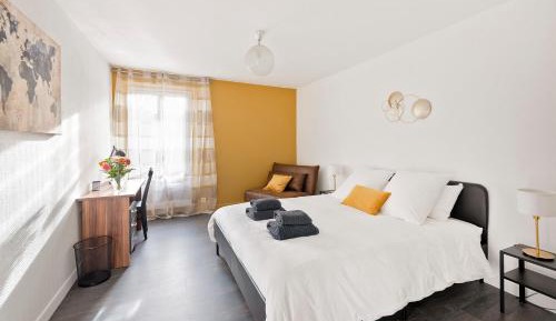 Deluxe Apartment