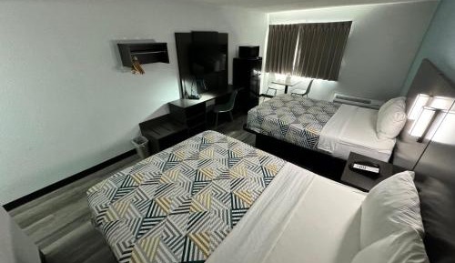 Deluxe Queen Room with Two Queen Beds - Non-Smoking