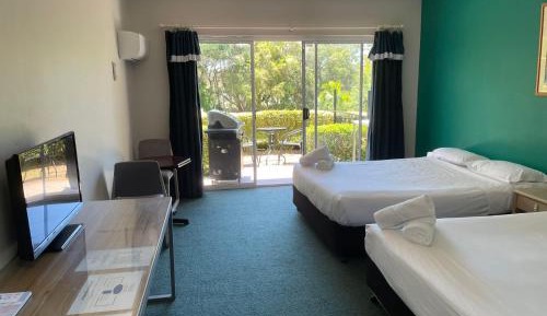 Family Room - 1 Queen & 2 Single