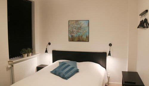 Single Room with Private Bathroom