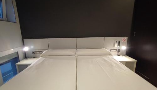 Double Single use room