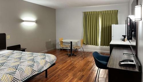 King Room - Non-Smoking