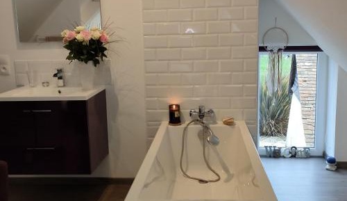 Twin Room with Private Bathroom