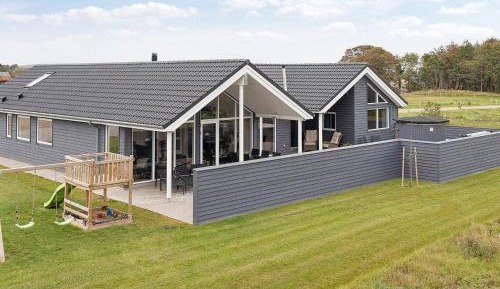 Five-Bedroom Holiday Home