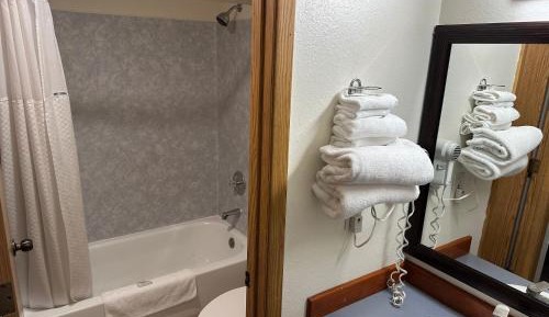 Queen Suite with Two Queen Beds - Non Smoking