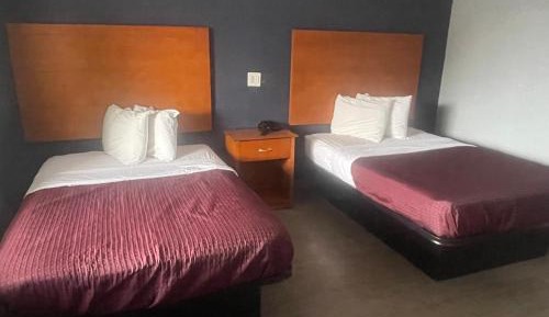 2 Double Beds Smoking