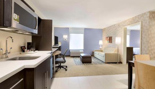 One-Bedroom King Suite - Non-Smoking