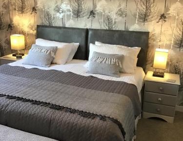 Apartment with Mountain View