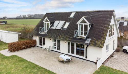 Three-Bedroom Vacation Home 
