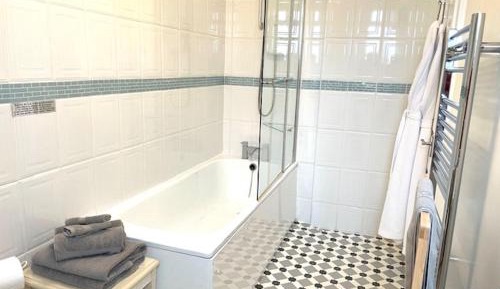 Twin Room with Private Bathroom