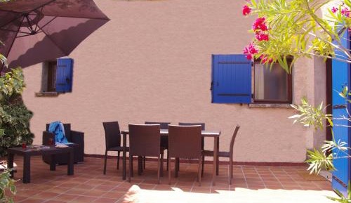 One-Bedroom Apartment with Balcony and Mountain View  