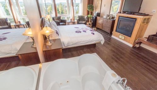 Superior King Suite