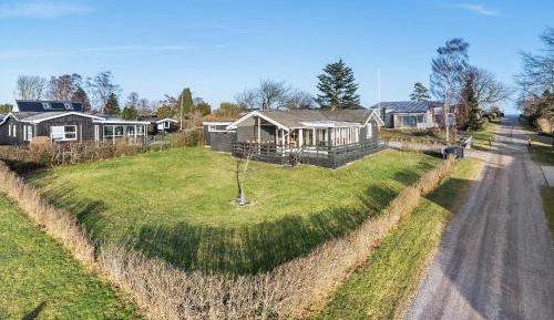 Three-Bedroom Vacation Home 
