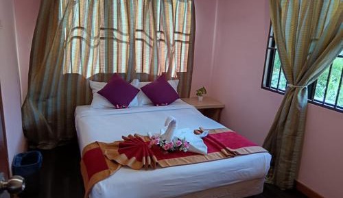Deluxe Double Room (1 adult + 1 child)
