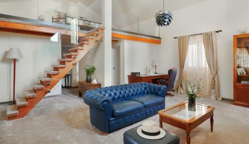 Six-Bedroom Holiday Home