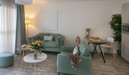 One-Bedroom Apartment