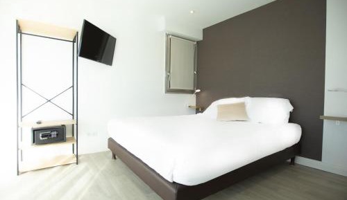 Comfort Double Room  with Racecourse View