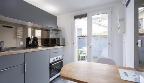 Apartment with Garden View