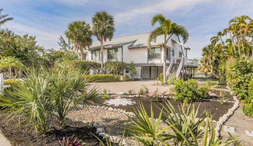 Two-Bedroom Holiday Home