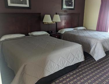 Queen Room with Two Queen Beds - Smoking