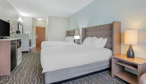 Queen Room with Two Queen Beds - Non-Smoking