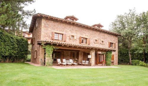 Seven-Bedroom House